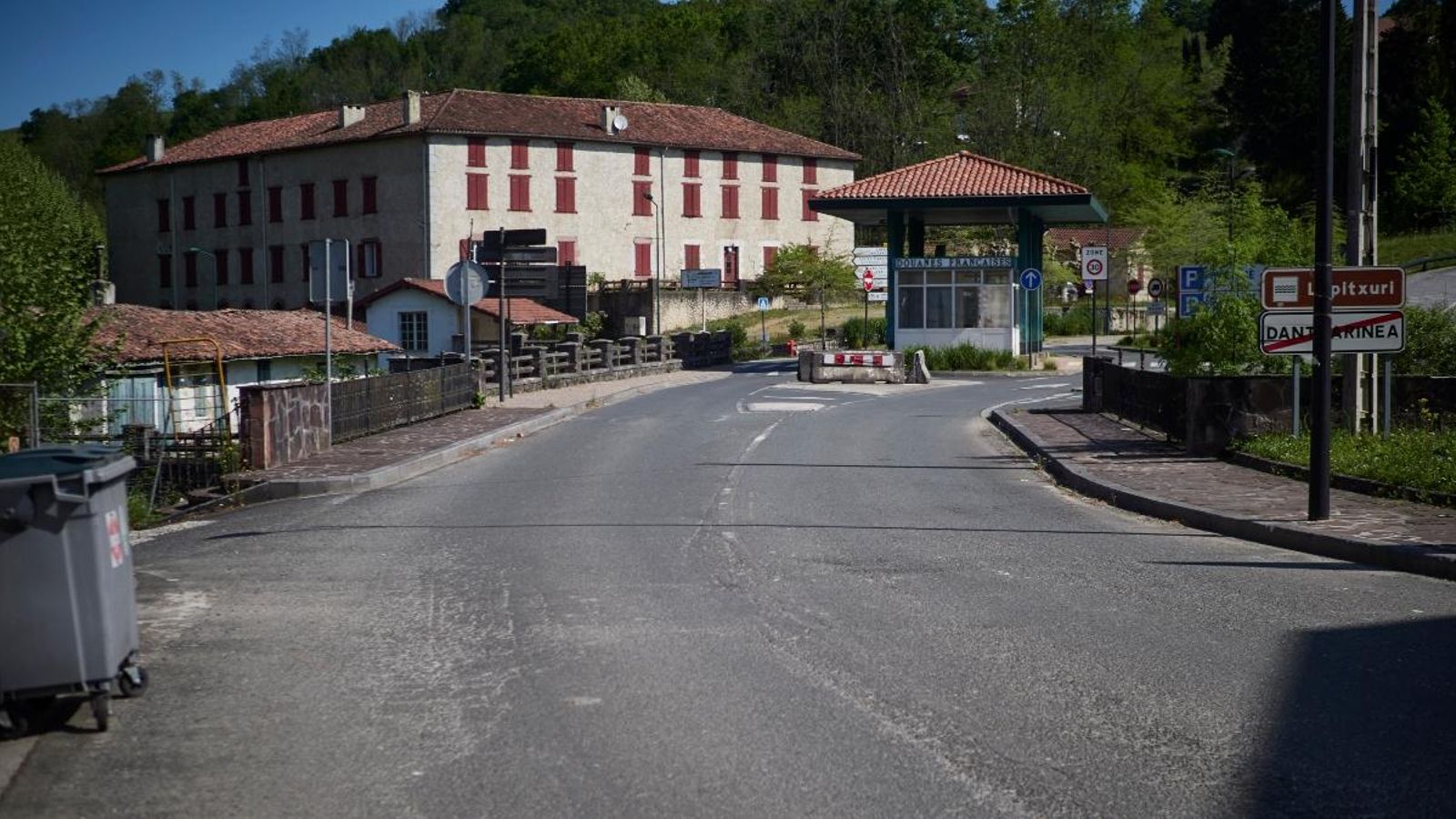 El restabliment dels controls a les fronteres interiors d'Espanya amb França i Portugal va entrar en vigor el 17 de març