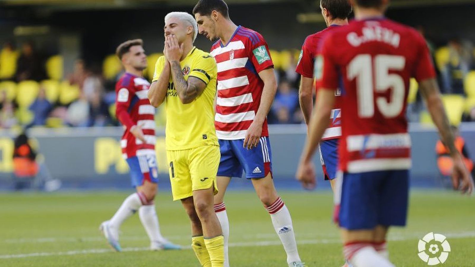 Sergio Lozano es lamenta després d'una acció errada