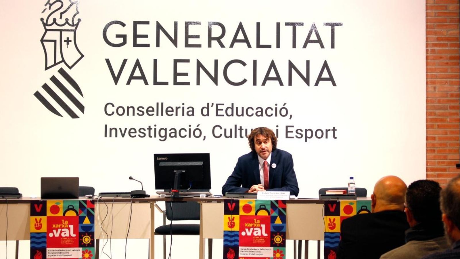 El director general de Política Lingüística de la Generalitat, Rubén Trenzano, en una roda de premsa