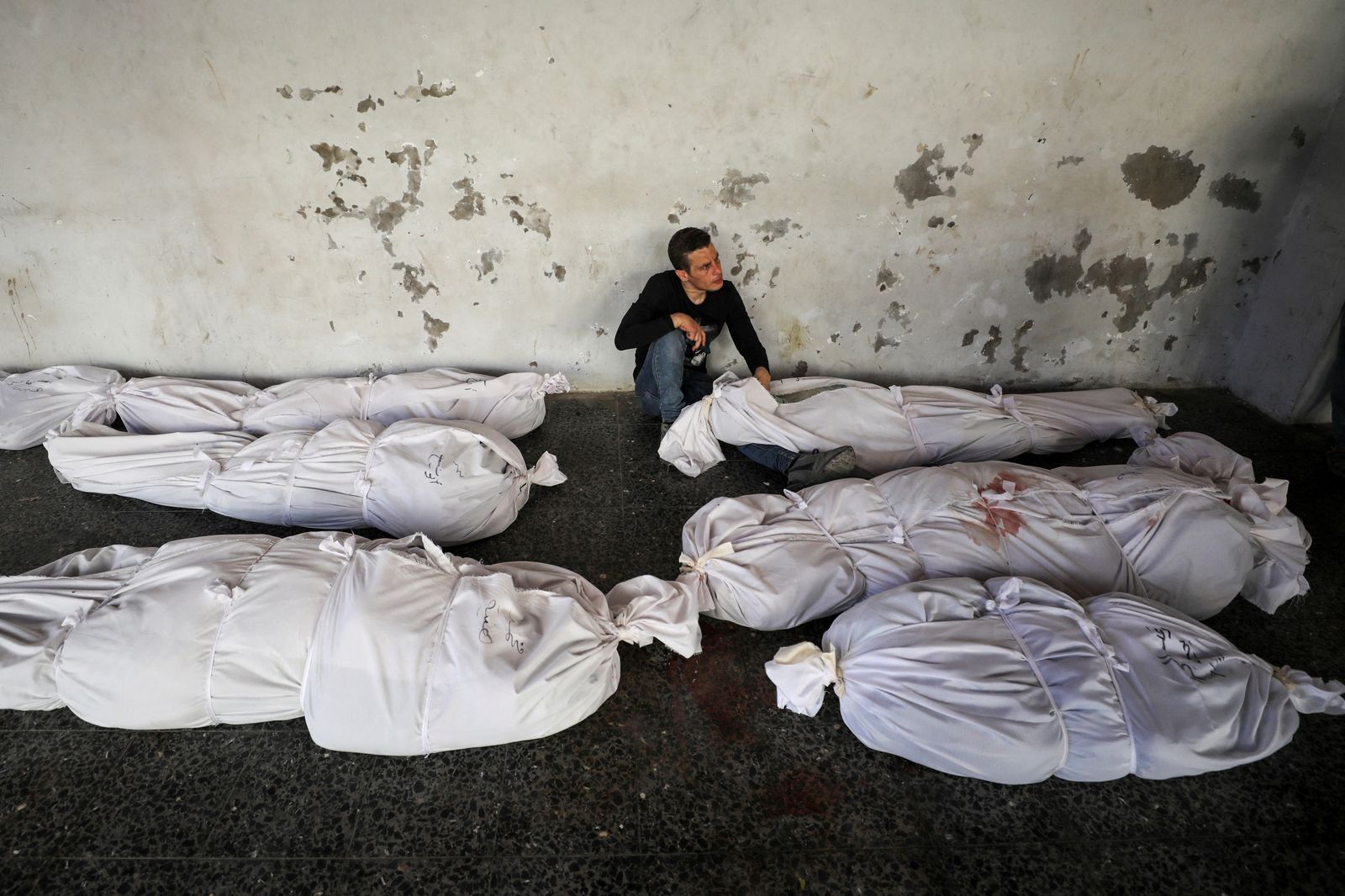 Funeral pels morts en un bomardeig a la ciutat de Gaza, entre els quals hi ha membres de la família del líder de Hamàs