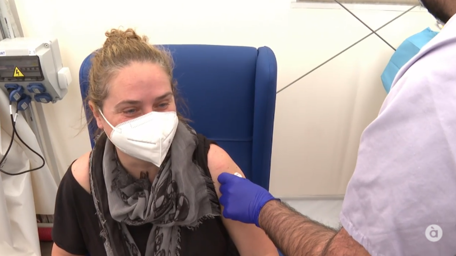 Una dona rep una vacuna a la Comunitat Valenciana