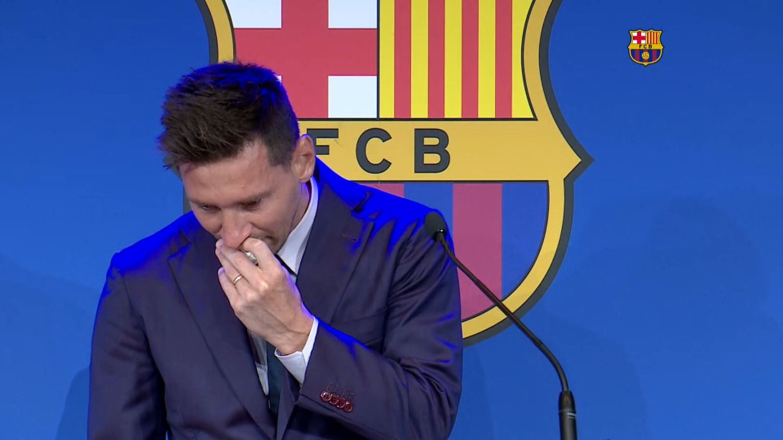 Messi plorant en la roda de premsa de comiat del FC Barcelona