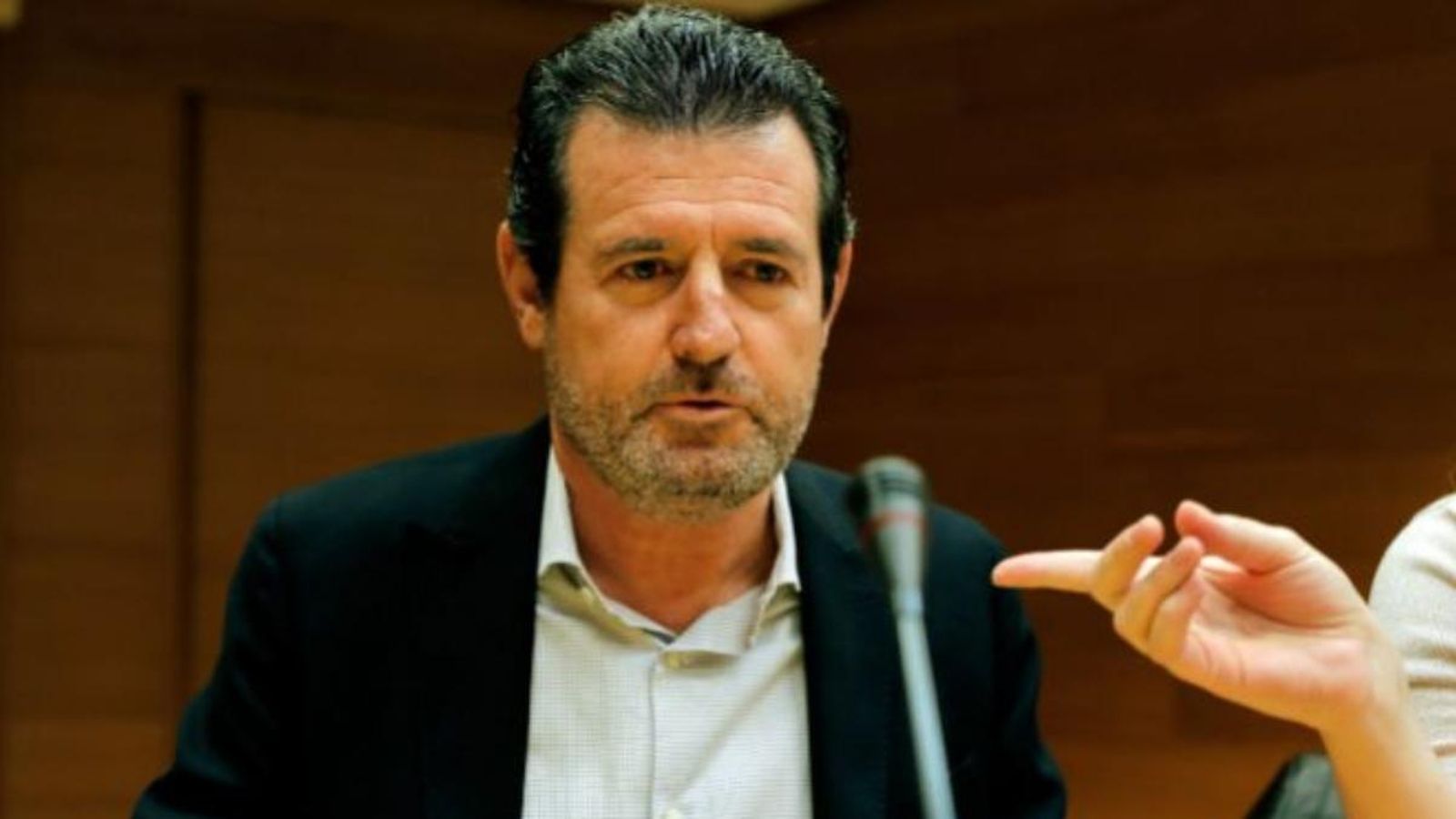 Císcar ha iniciat les compareixences davant de la comissió de les Corts Císcar ha iniciat les compareixences davant de la comissió de les Corts