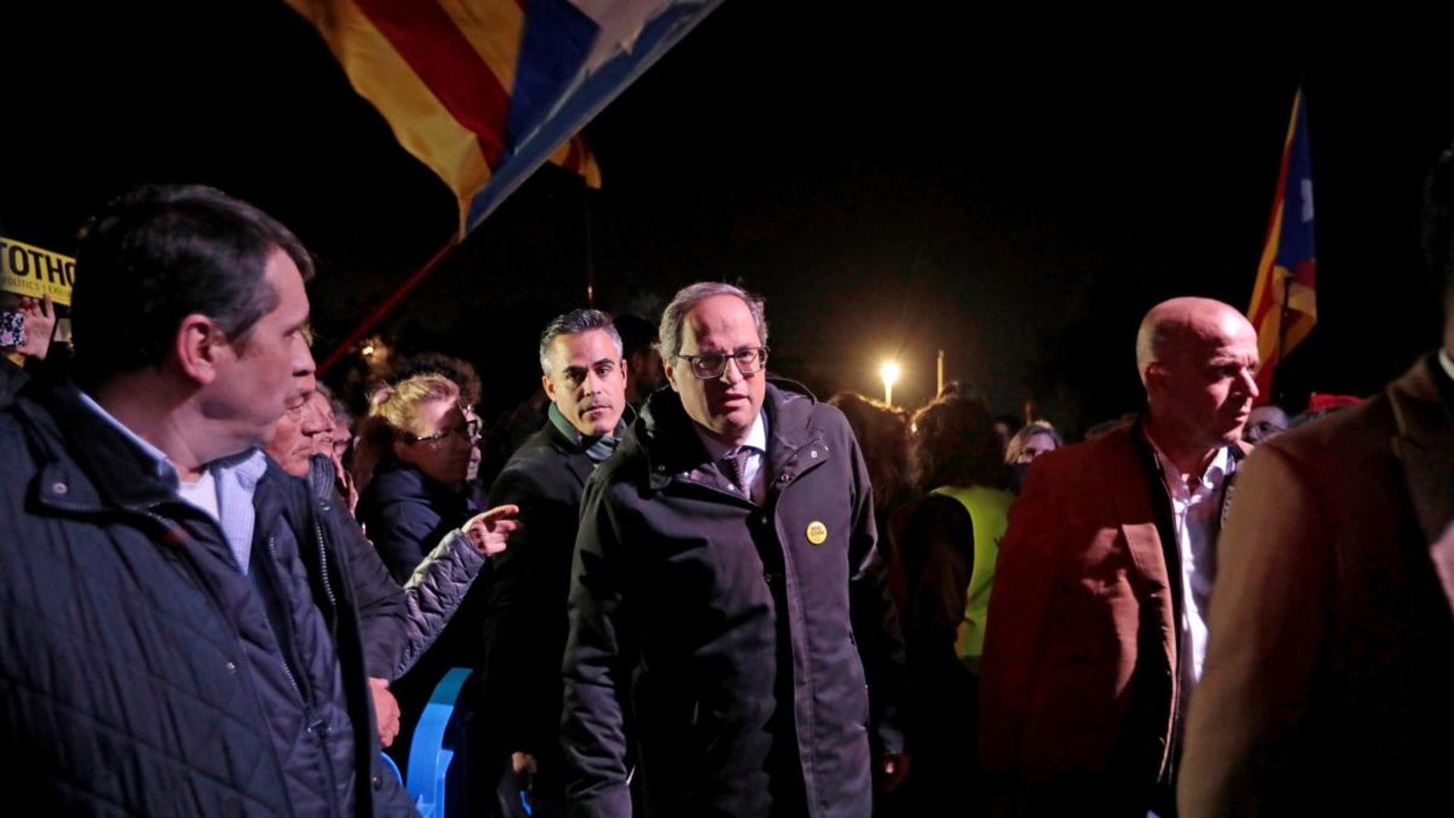 El president de la Generalitat catalana, Quim Torra arribant a la seua intervenció a l'acte davant la presó de Lledoners. EFE