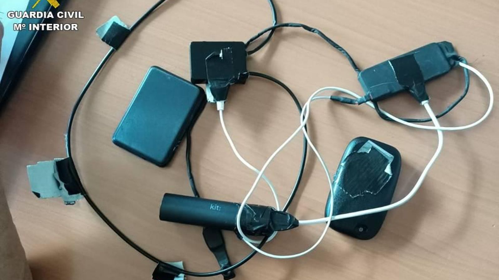 El complex sistema que portava l'home