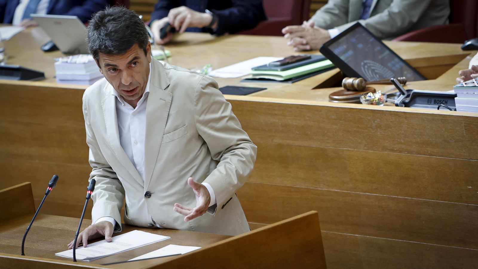 El president, Carlos Mazón, este dijous en les Corts