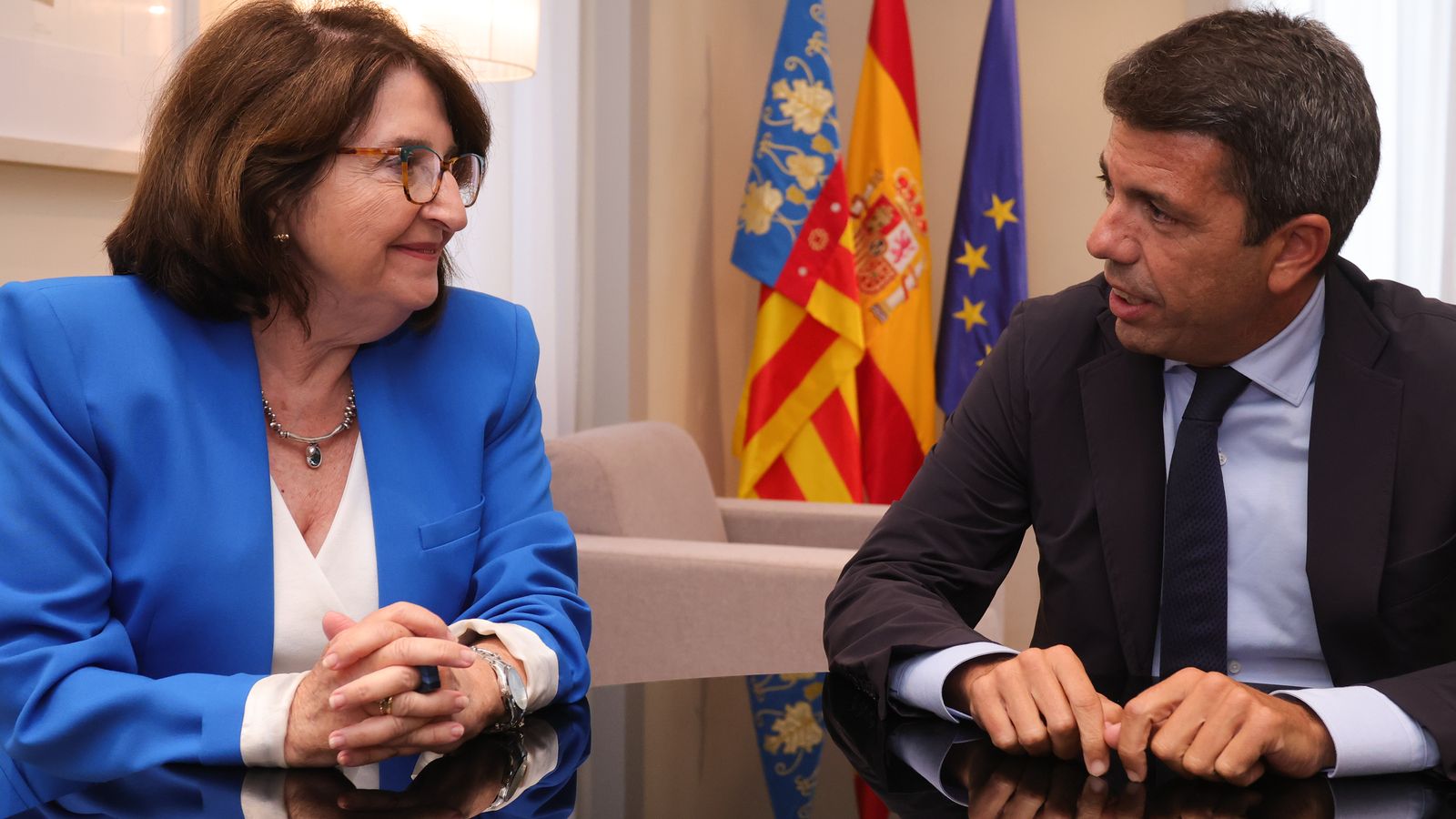 El cap del Consell, Carlos Mazón i la rectora de la UA, Amparo Navarro, es reuneixen a la Casa de les Bruixes