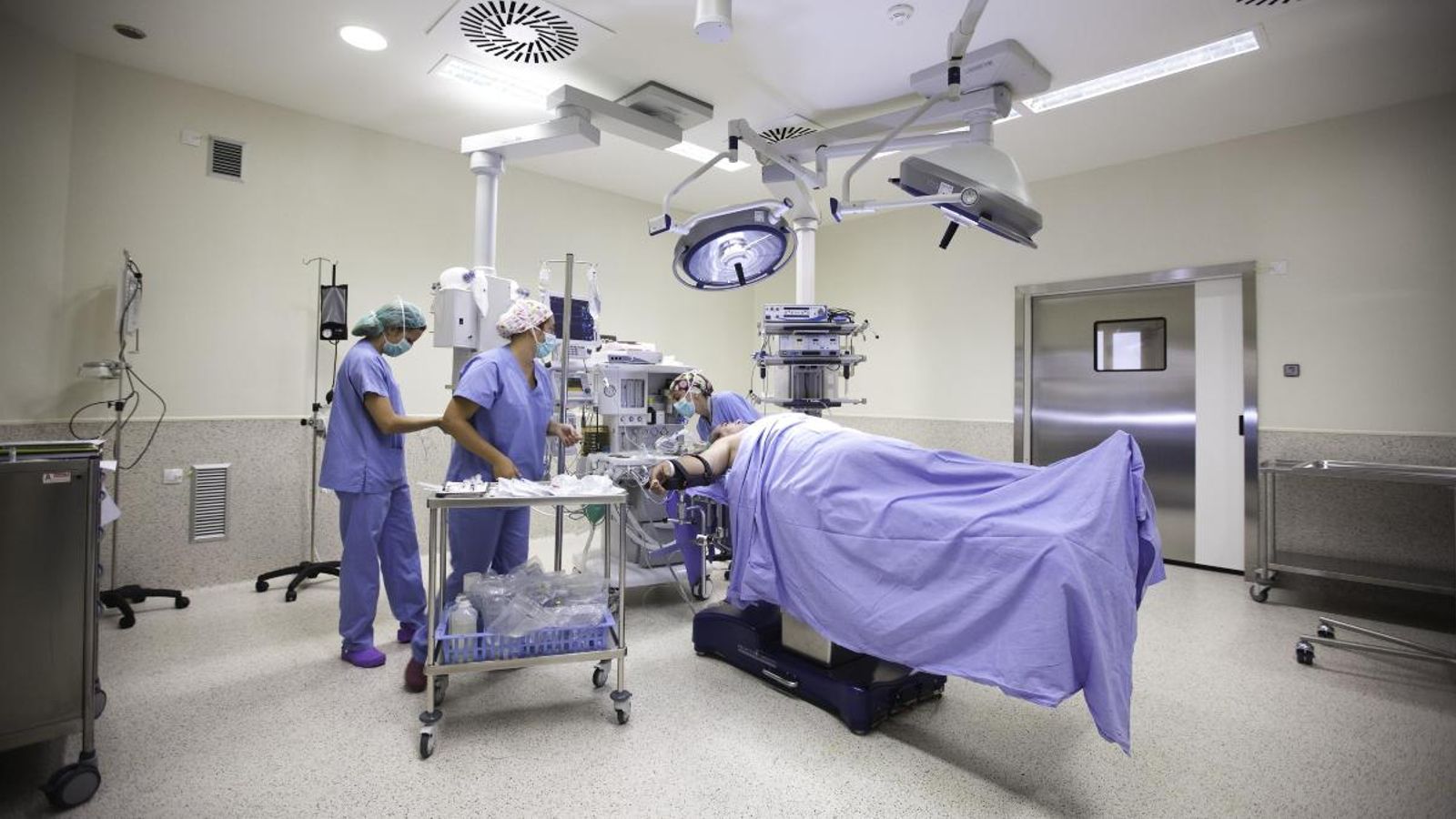 Operació en quiròfan, en una imatge d’arxiu