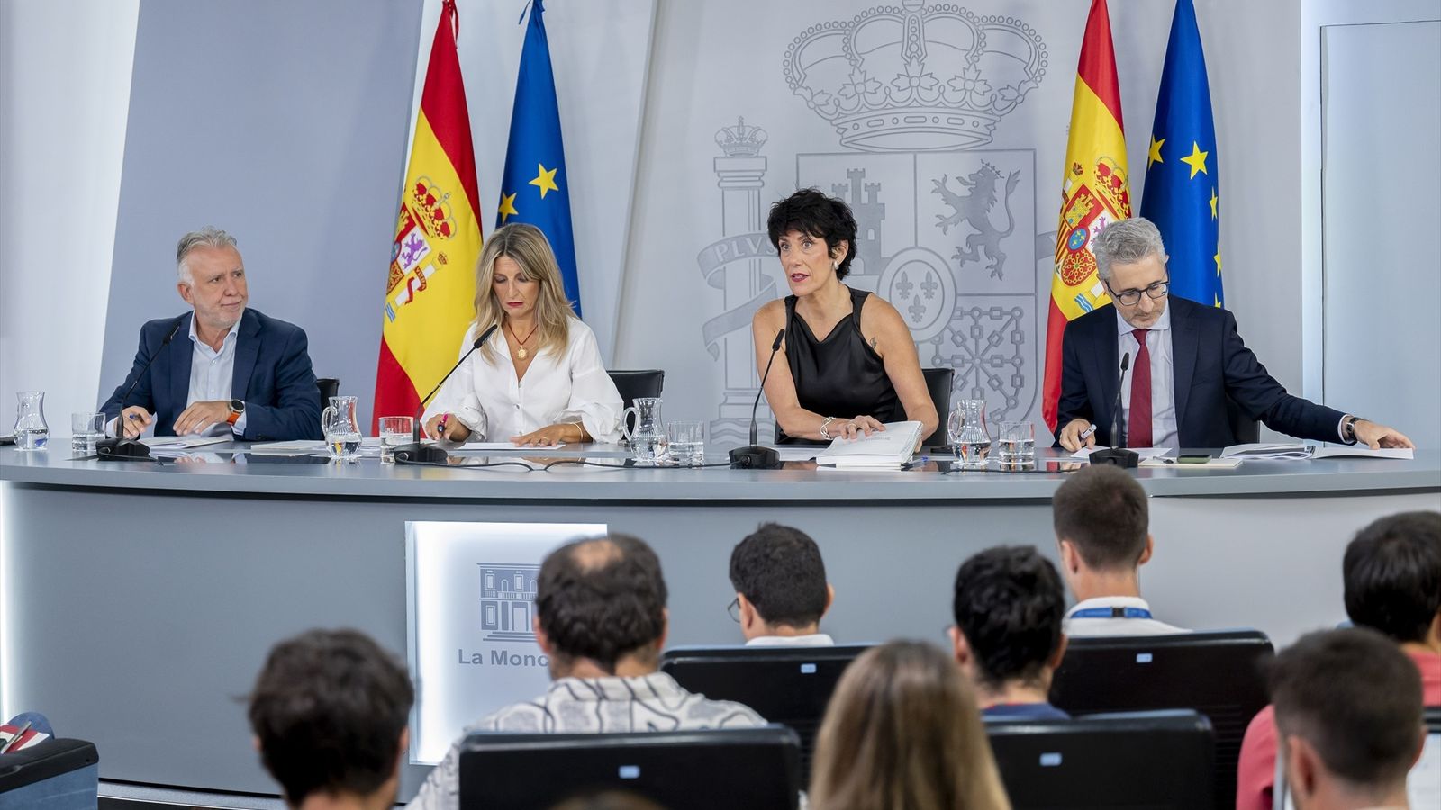 Els ministres Ángel Víctor Torres, Yolanda Díaz, Elma Saiz i Arcadi España, este dimarts