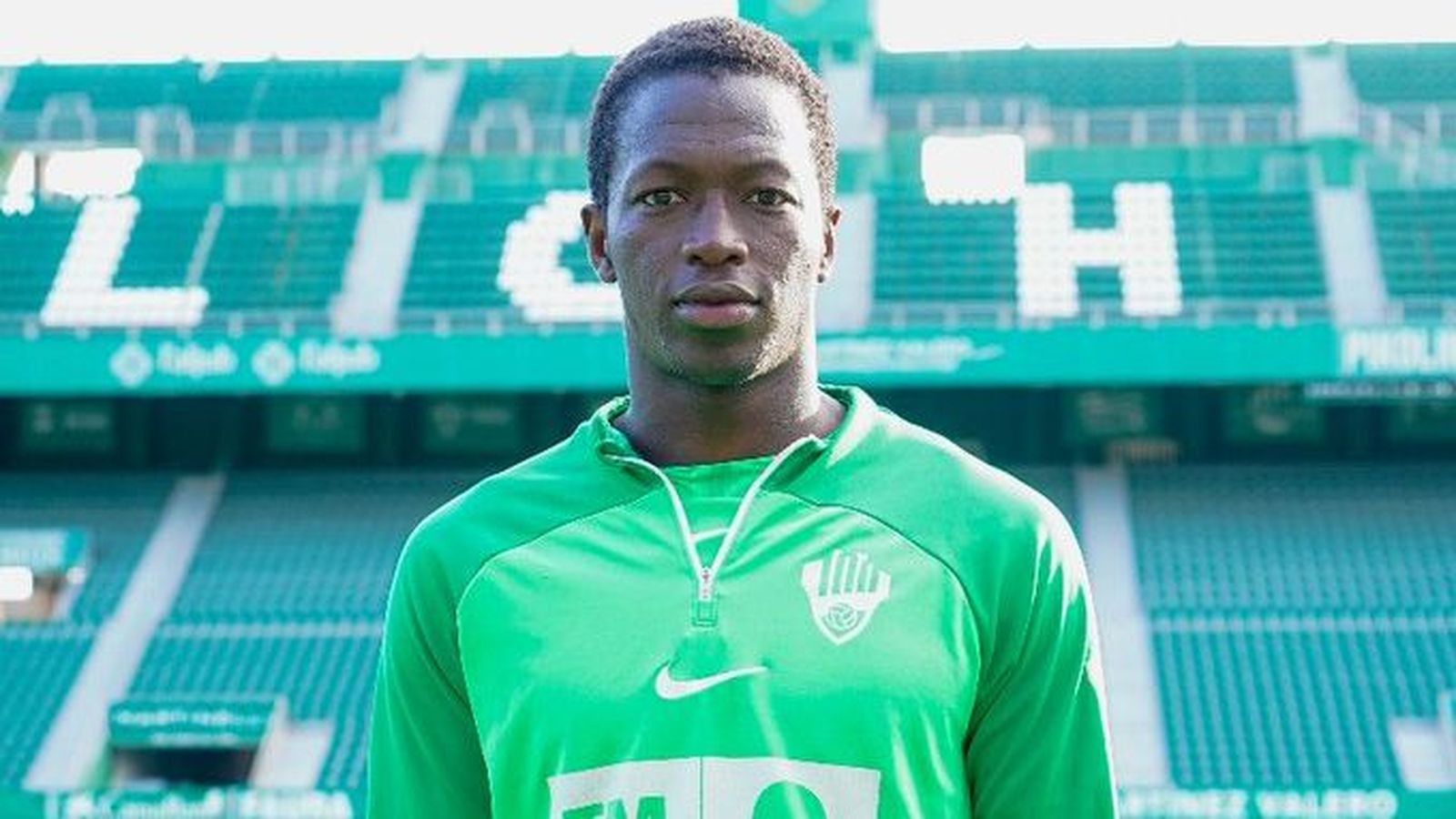 L'Elx incorpora als entrenaments a prova el migcampista Pape Cheikh
