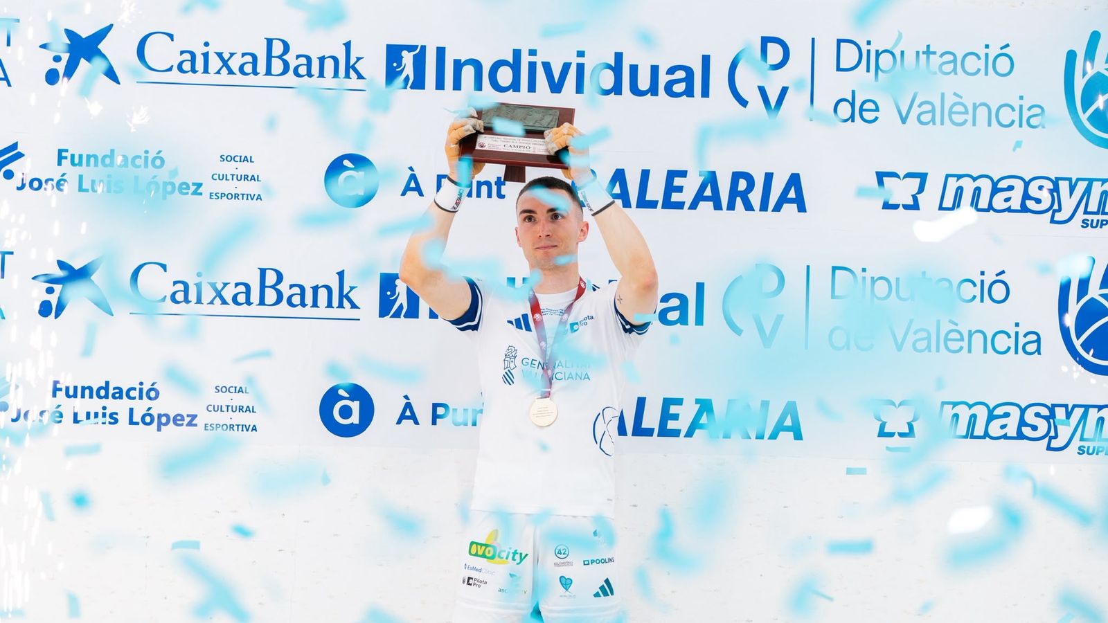 Iván, campió de l'Individual de raspall