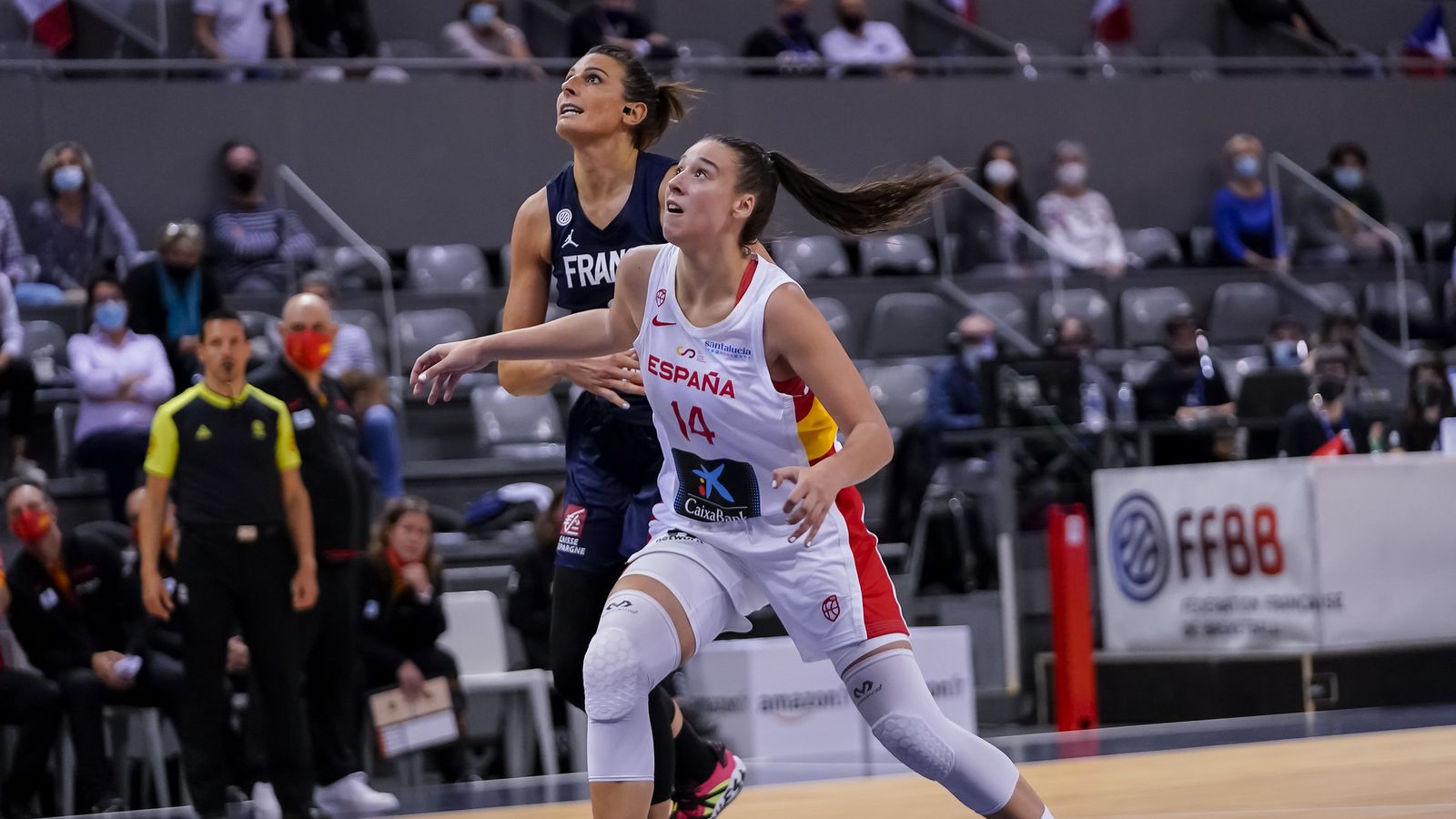 Raquel Carrera, en una acció del partit contra França