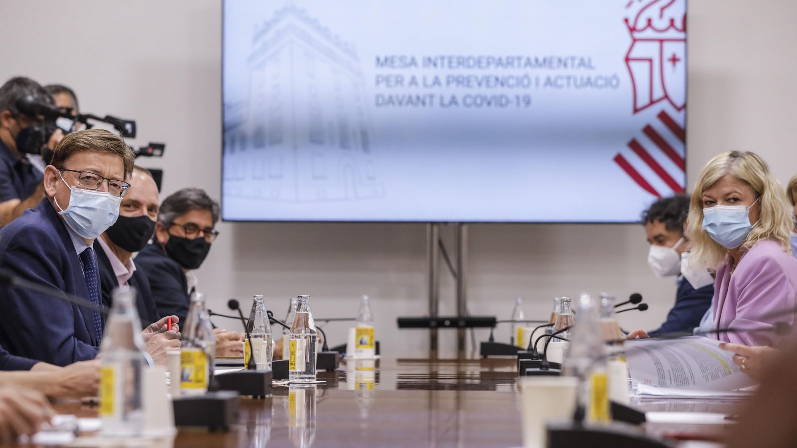 Imatge d'arxiu d'una Mesa Interdepartamental.