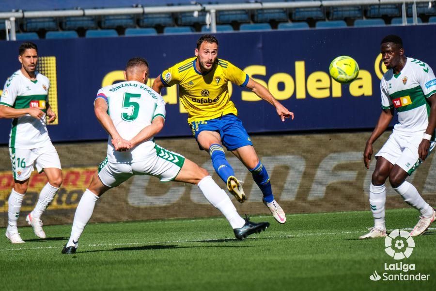 Gonzalo Verdú, en una acció del partit contra el Cadis Gonzalo Verdú, en una acció del partit contra el Cadis