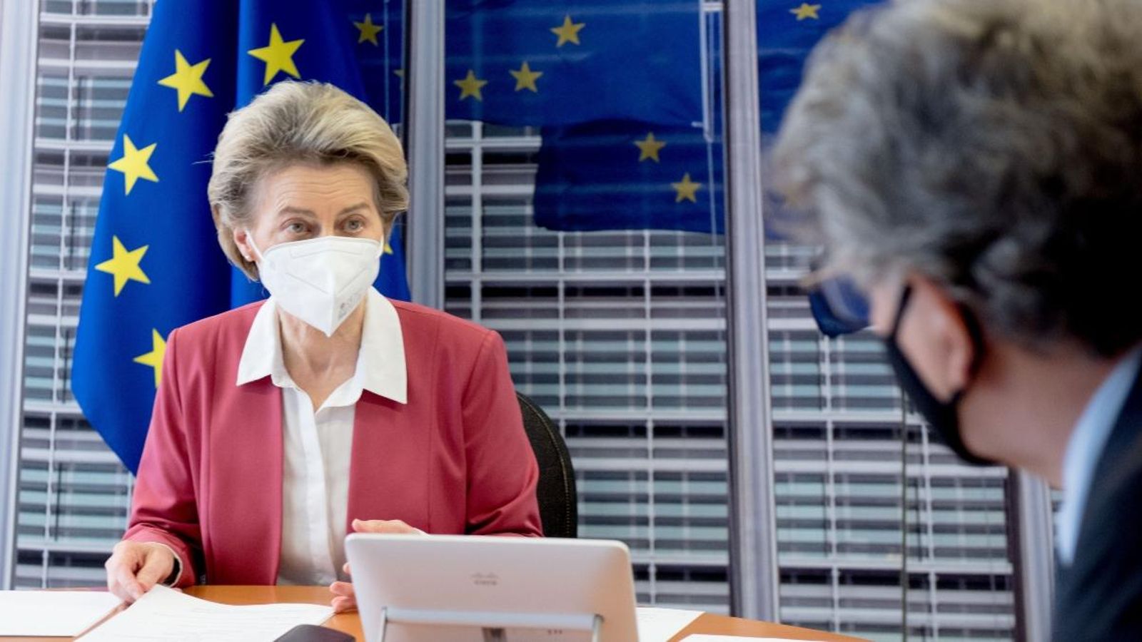 La presidenta Ursula von der Leyen, reunida aquest diumenge