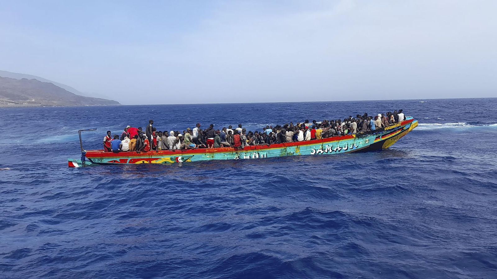 Imatge d'arxiu de la pastera més gran que ha arribat a El Hierro, amb 280 persones a bord