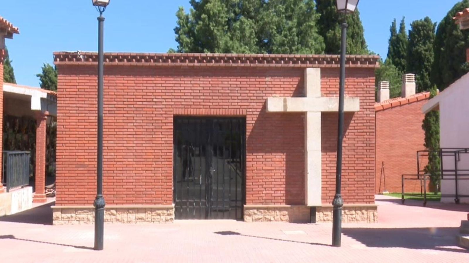 L'Ajuntament de Betxí ha recol·locat al cementeri la restaurada creu dels caiguts