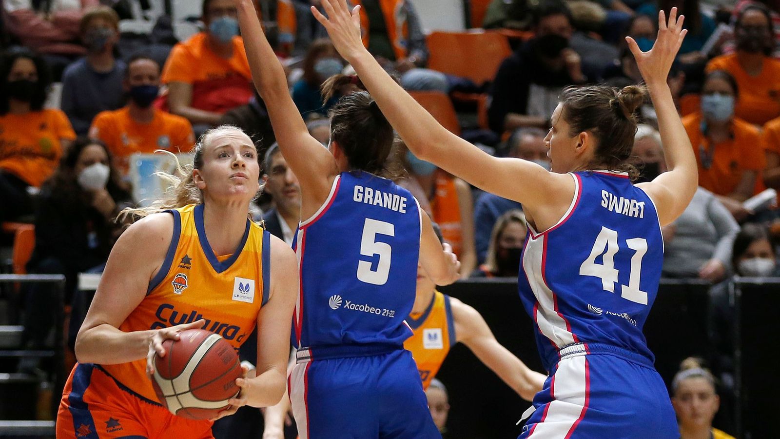 Marie Gülich, en una acció del partit