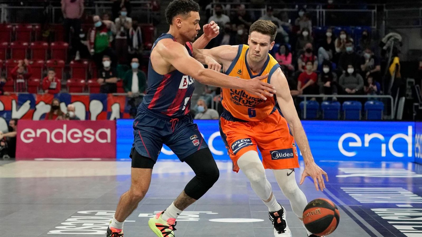 Xabi López Arostegui, en una acció del partit