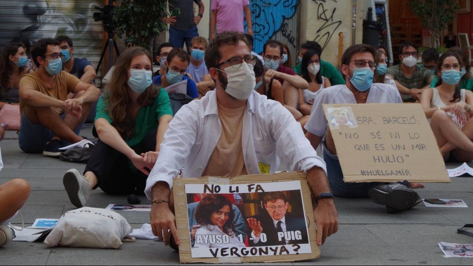 Protesta dels MIR davant del Palau de la Generalitat