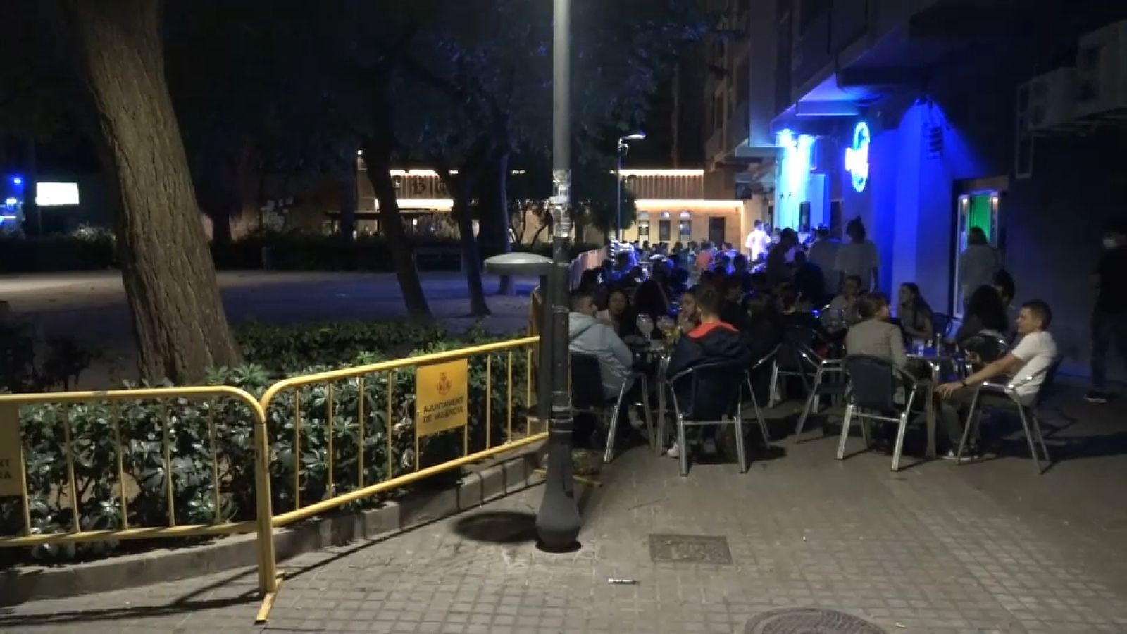 La plaça d'Hondures, envoltada de tanques