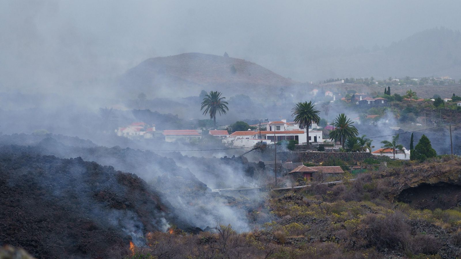 La lava del Cumbre Vieja s’acosta a les immediacions de Todoque, que ja ha sigut desallotjat