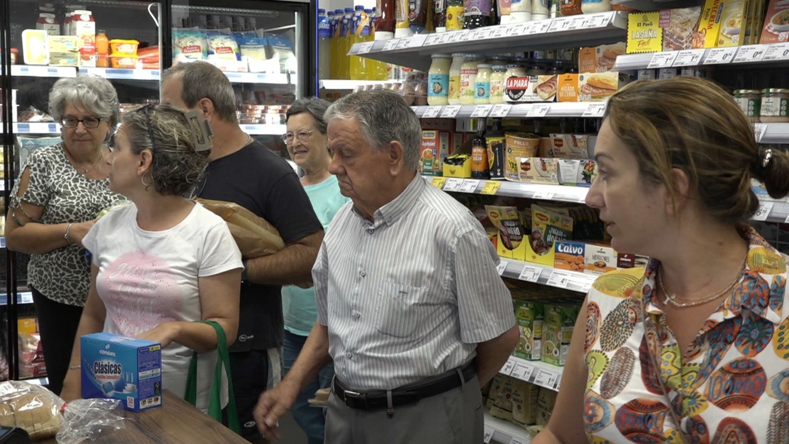 Les botigues dels pobles s'omplin durant l'estiu