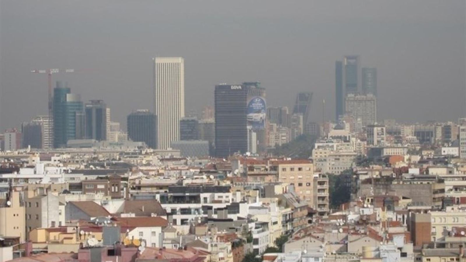 La Unió Europea recomana restringir el trànsit urbà a Espanya