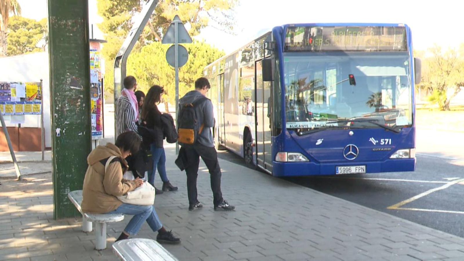 Un dels autobusos interurbans d'Alacant, en una imatge d'arxiu