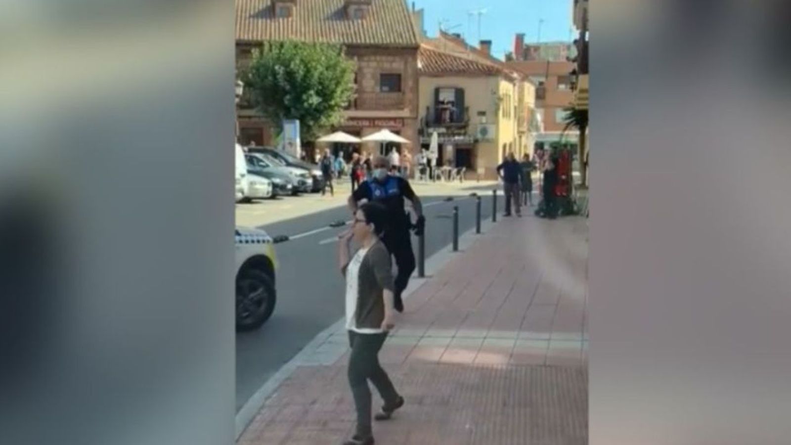 Noelia de Mingo porta un ganivet en la mà