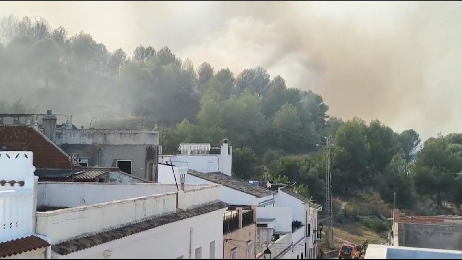 L'incendi de vegetació a la localitat d'Oliva