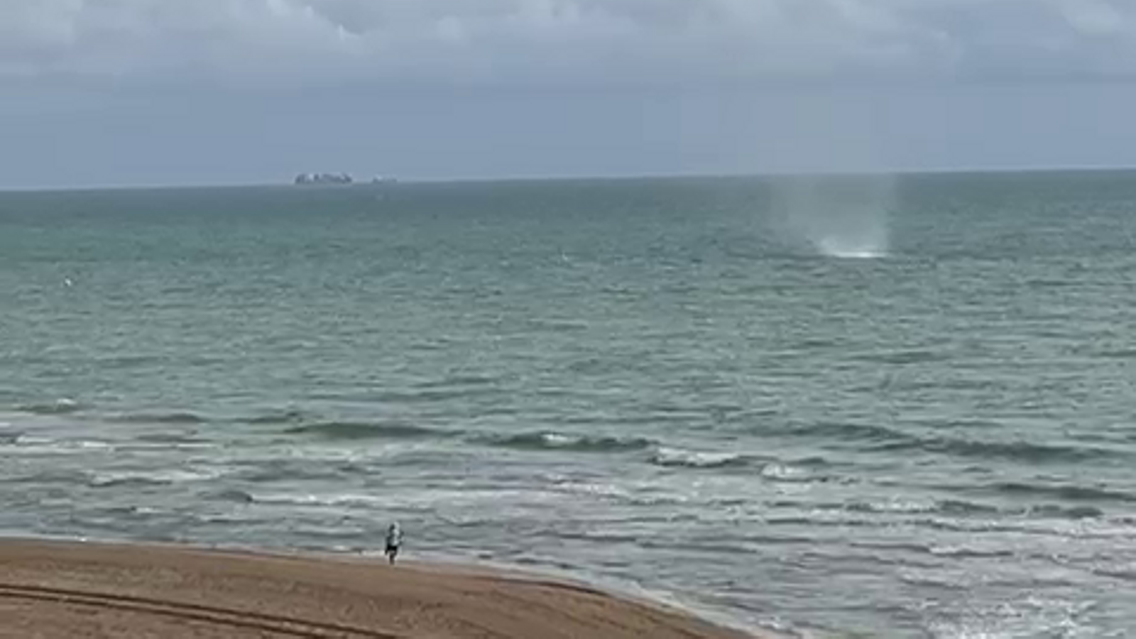 La mànega marina que s'ha pogut vore este matí al Perellonet