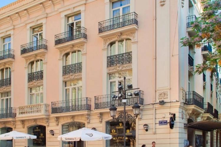 Un hotel de la ciutat de València, en una imatge d'arxiu Hotel de València