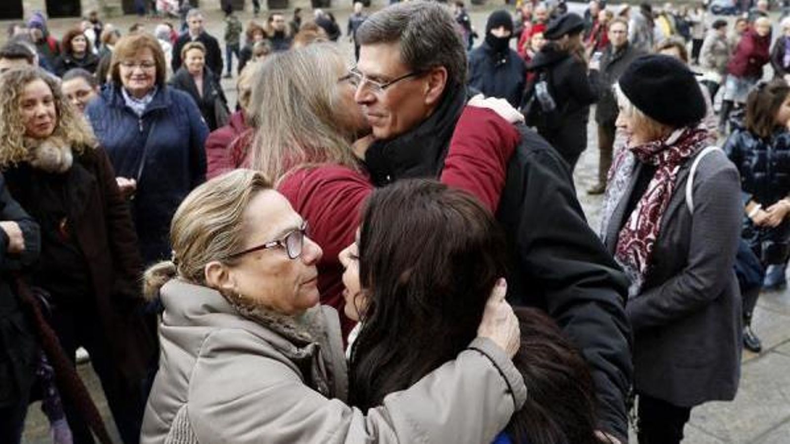 El pare i la germana de Diana Quer han rebut el suport de centenar de persones