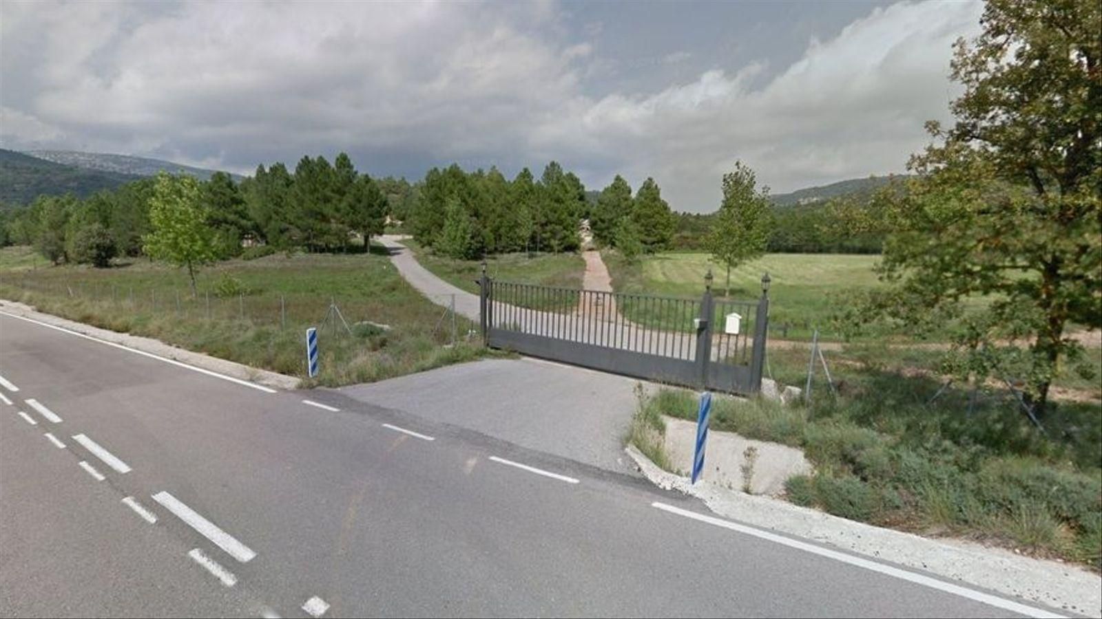 Entrada a la masia que albergava la secta desarticulada a Vistabella del Maestrat Entrada a la masia que albergava la secta desarticulada a Vistabella del Maestrat