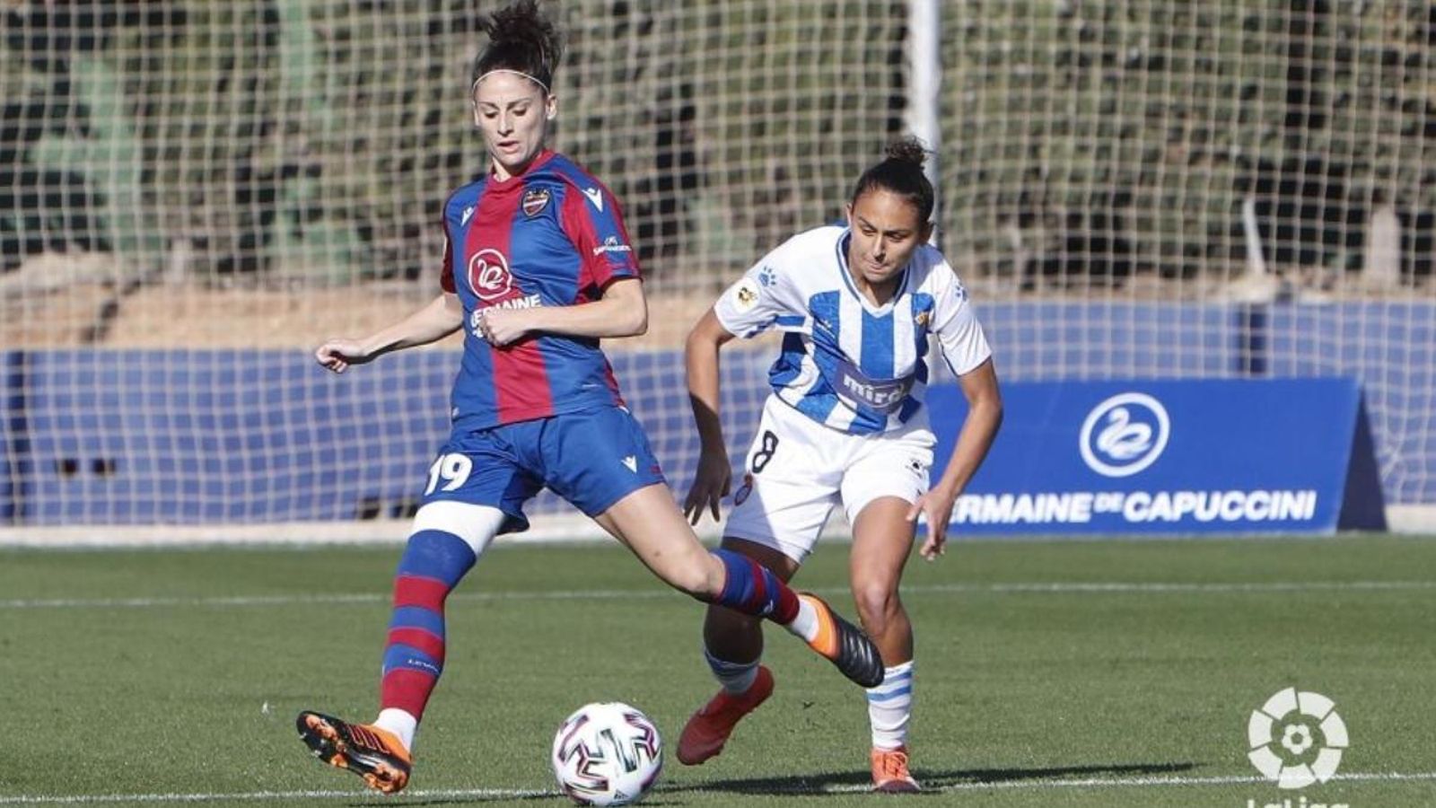 Esther, en una acció del partit contra l'Espanyol