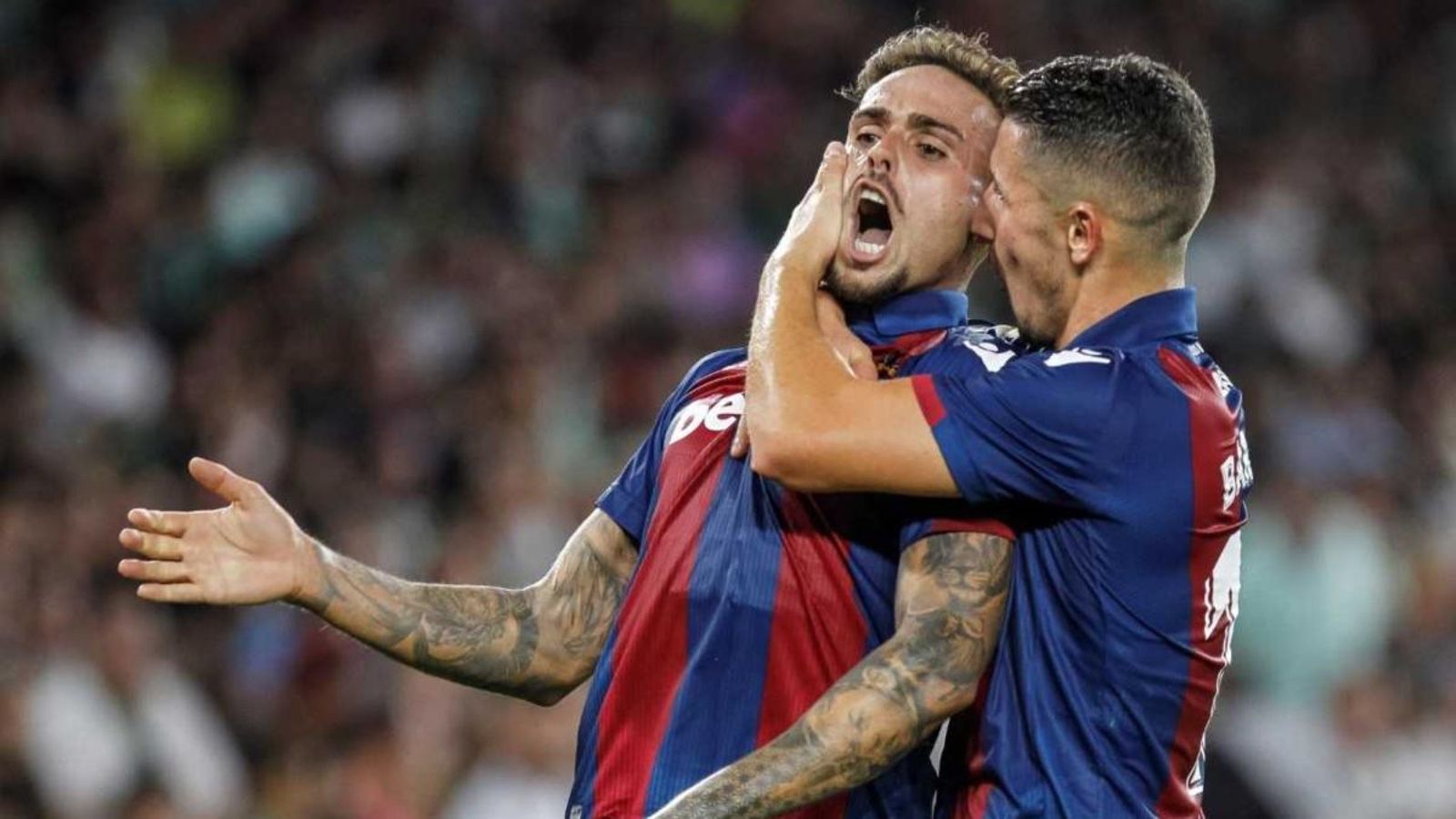 Roger celebra el primer gol de la Lliga | (Efe)