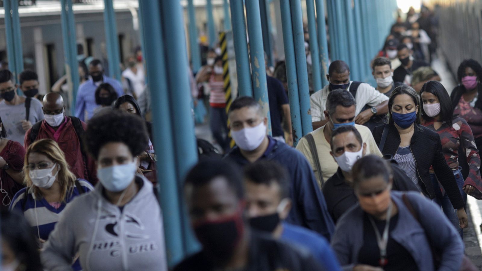 Passatgers a l’estació central de Brasil, a Rio de Janeiro