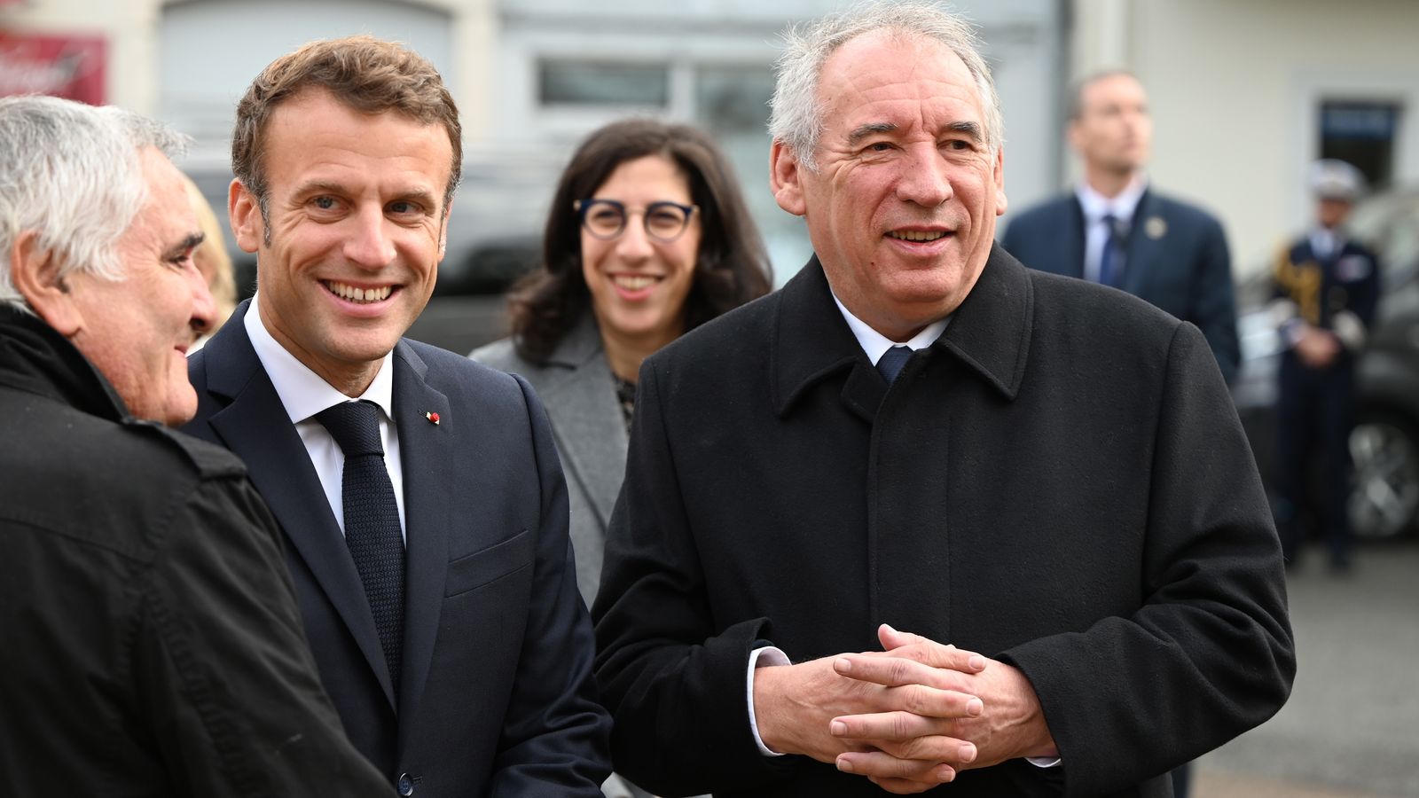 Macron nomena a François Bayrou nou primer ministre