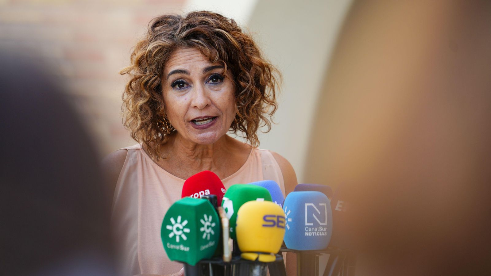 La vicepresidenta Montero ha fet l'anunci de l'aprovació de la condonació del deute des de Sevilla