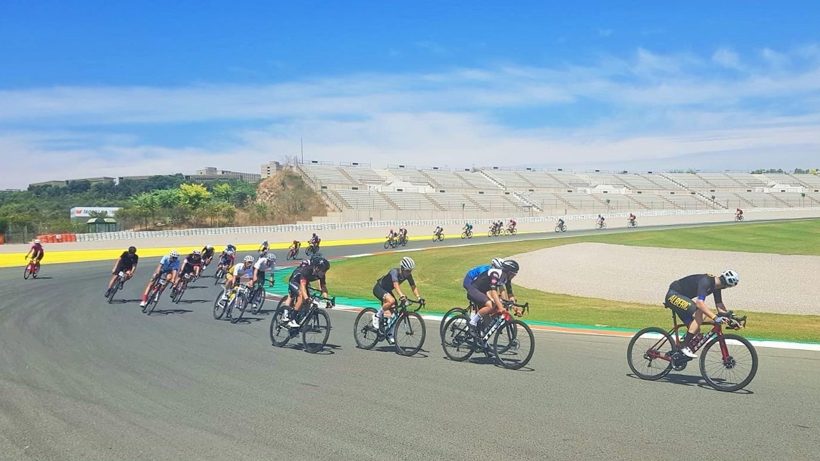 La calor protagonitza les 24 hores de ciclisme a les 24 hores Cyclo Circuit