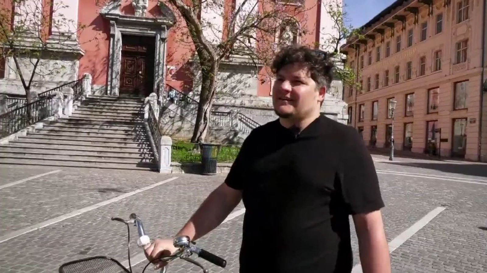 També tastarem la gastronomia eslovena, basada en la carn de caça i la creïlla, amb Rubén (Alcoi)