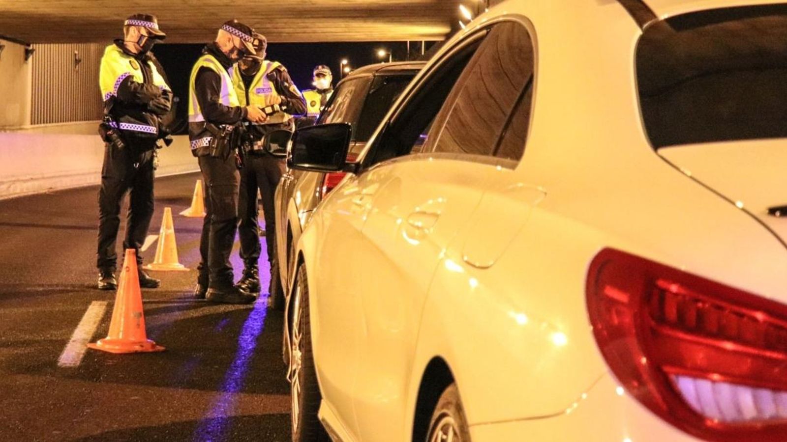 La Policia Local d’Alacant en un dels dispositus de control de trànsit