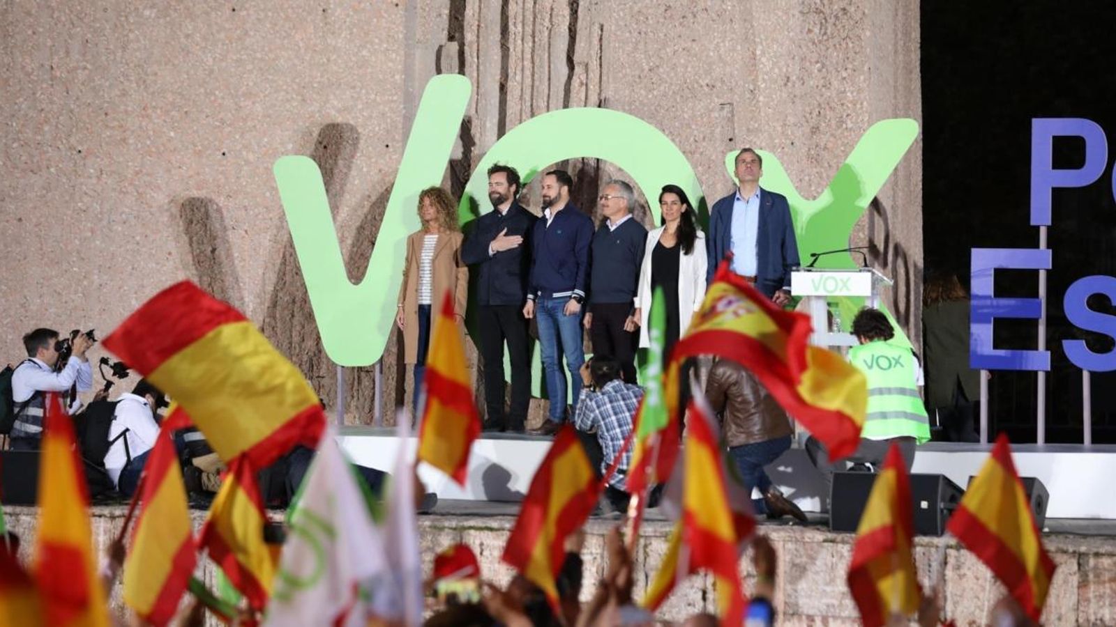 Exdirigents de Vox han signat un manifest en què carreguen contra el líder del partit, Santiago Abascal