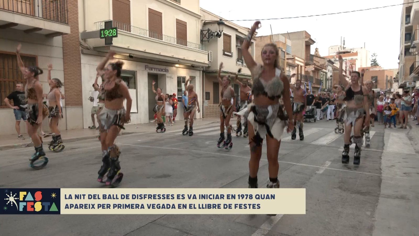 La divertida Nit de Disfresses a Rafelbunyol