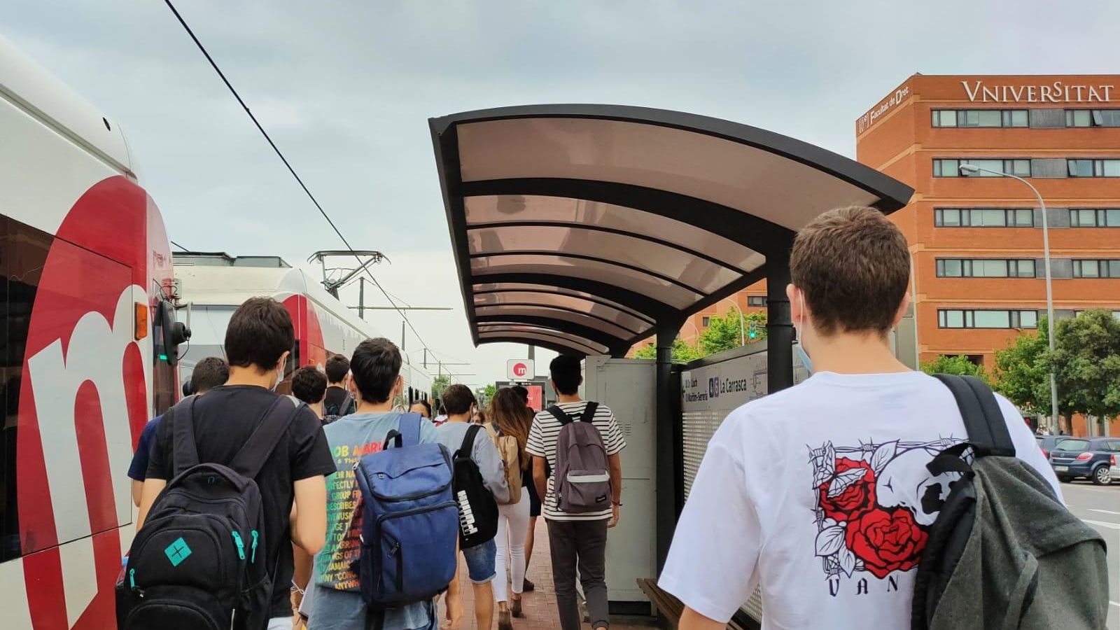 Imatge d'arxiu d'una parada de tramvia de Metrovalència Imatge d'arxiu d'una parada de tramvia de Metrovalencia