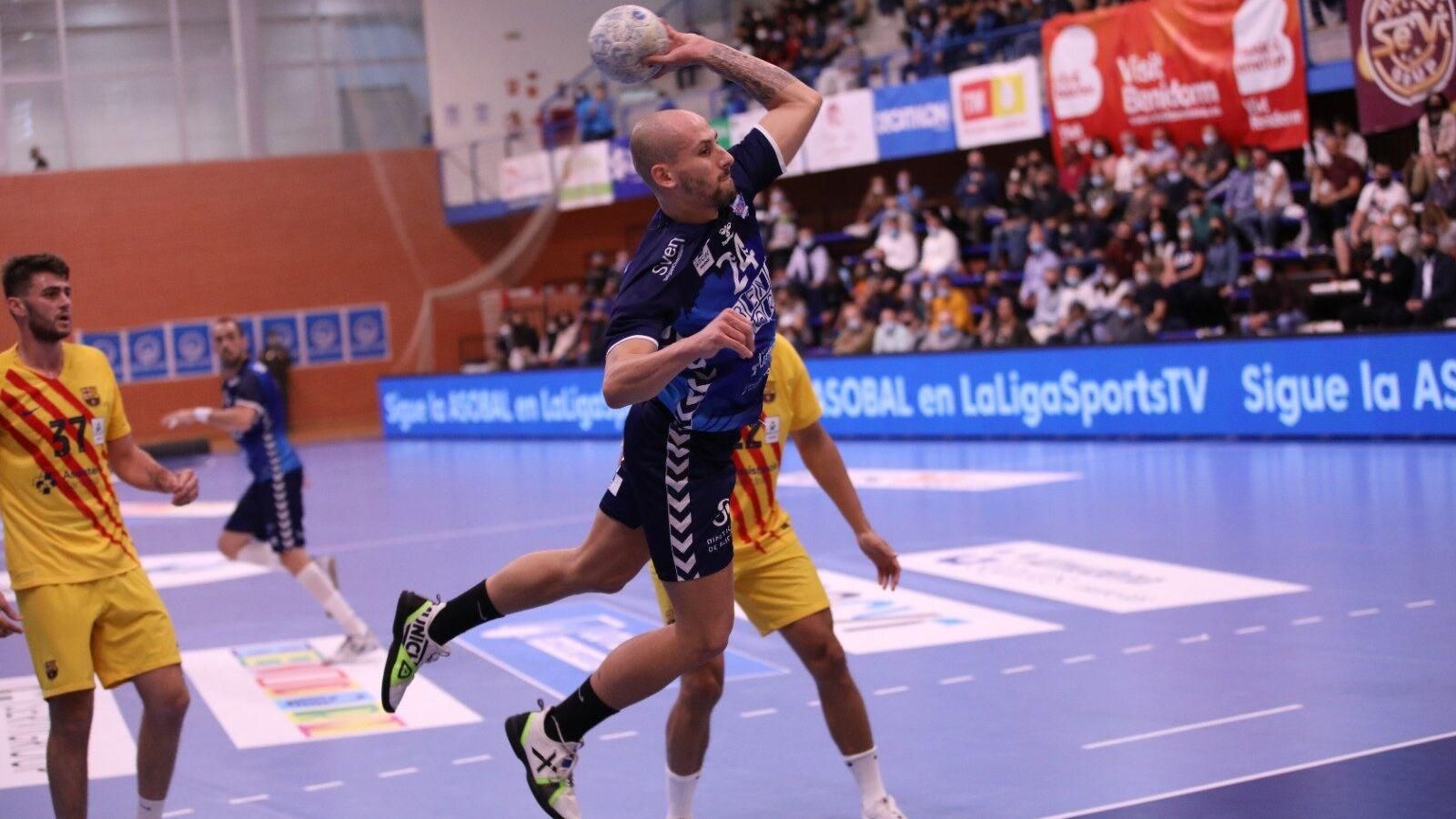 Iván Rodríguez, en una acció d'atac