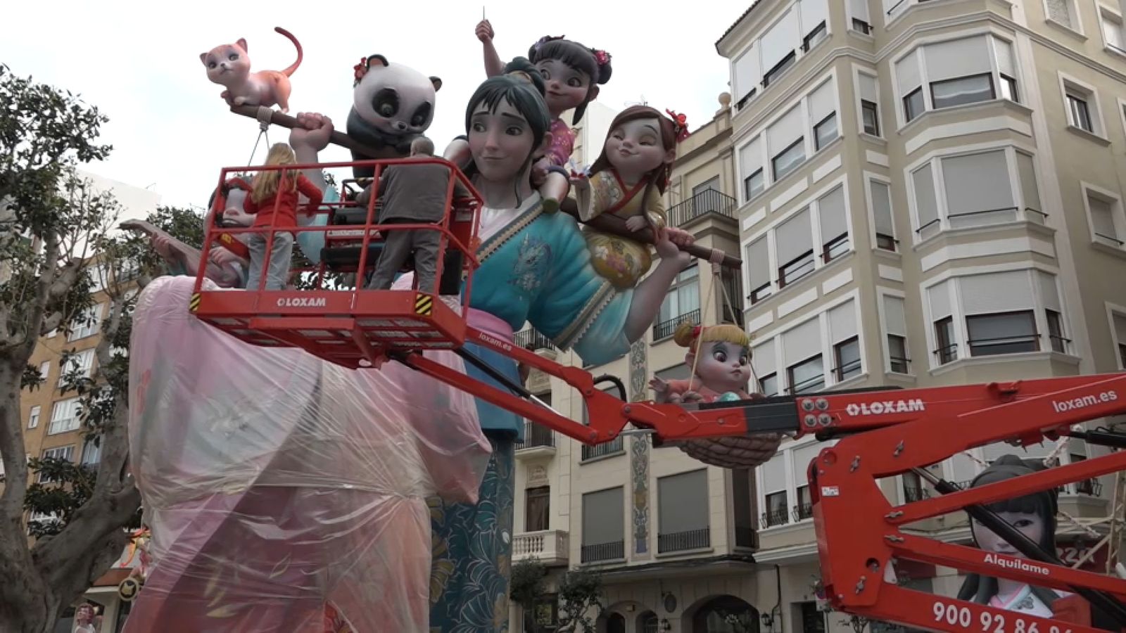 Plantà d'una falla a Borriana