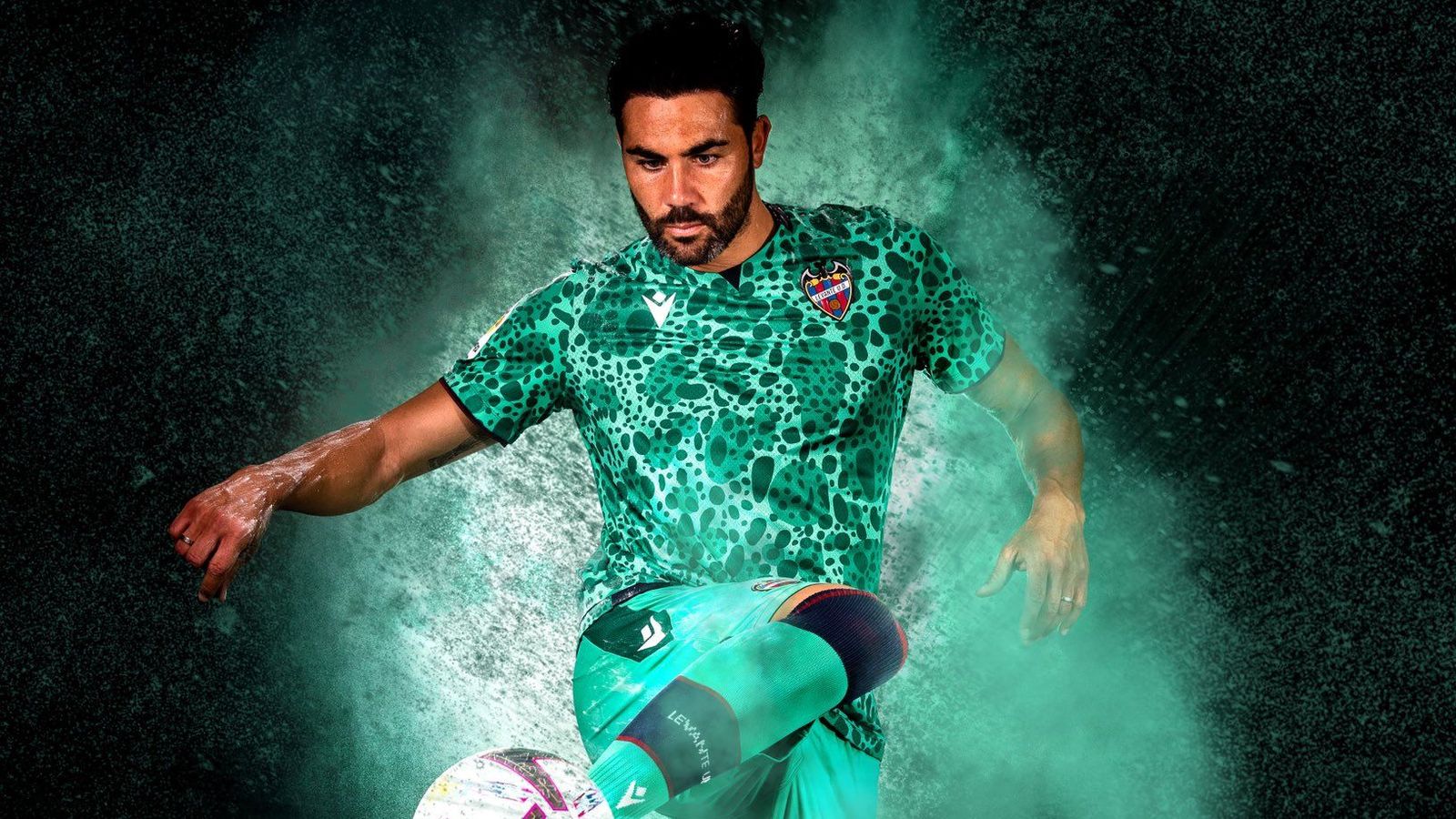 Iborra amb la nova samarreta granota