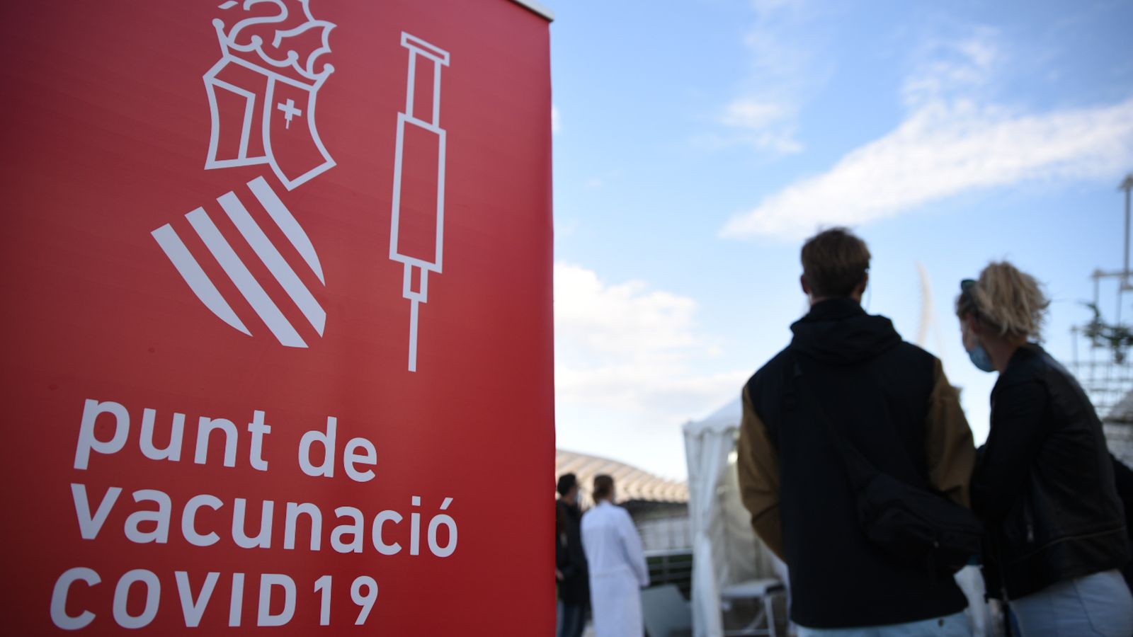 Punt de vacunació mòbil instal·lat en el festival de Les Arts, a València
